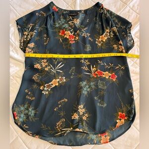 Banana republic floral Women’s Top